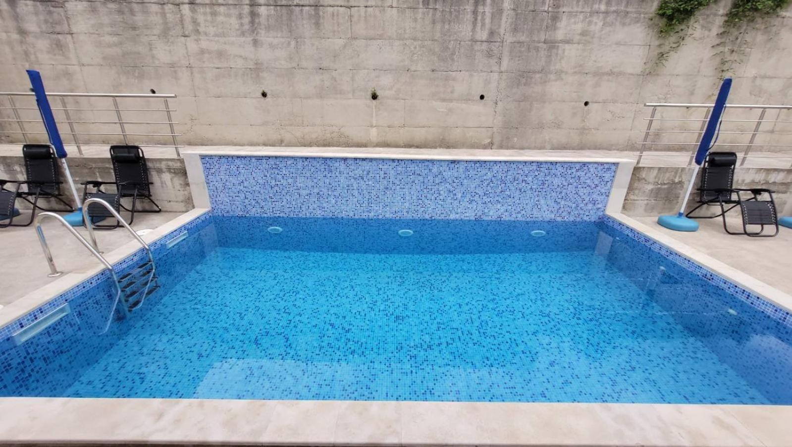 Montenegro Apartments Phoenix With Pool Бар Экстерьер фото